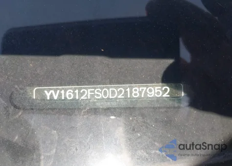 2013 Volvo S60 T5/T5 Platinum/T5 Premier/T5 Premier Plus z USA, uszkodzony, nr VIN YV1612FS0D2187952